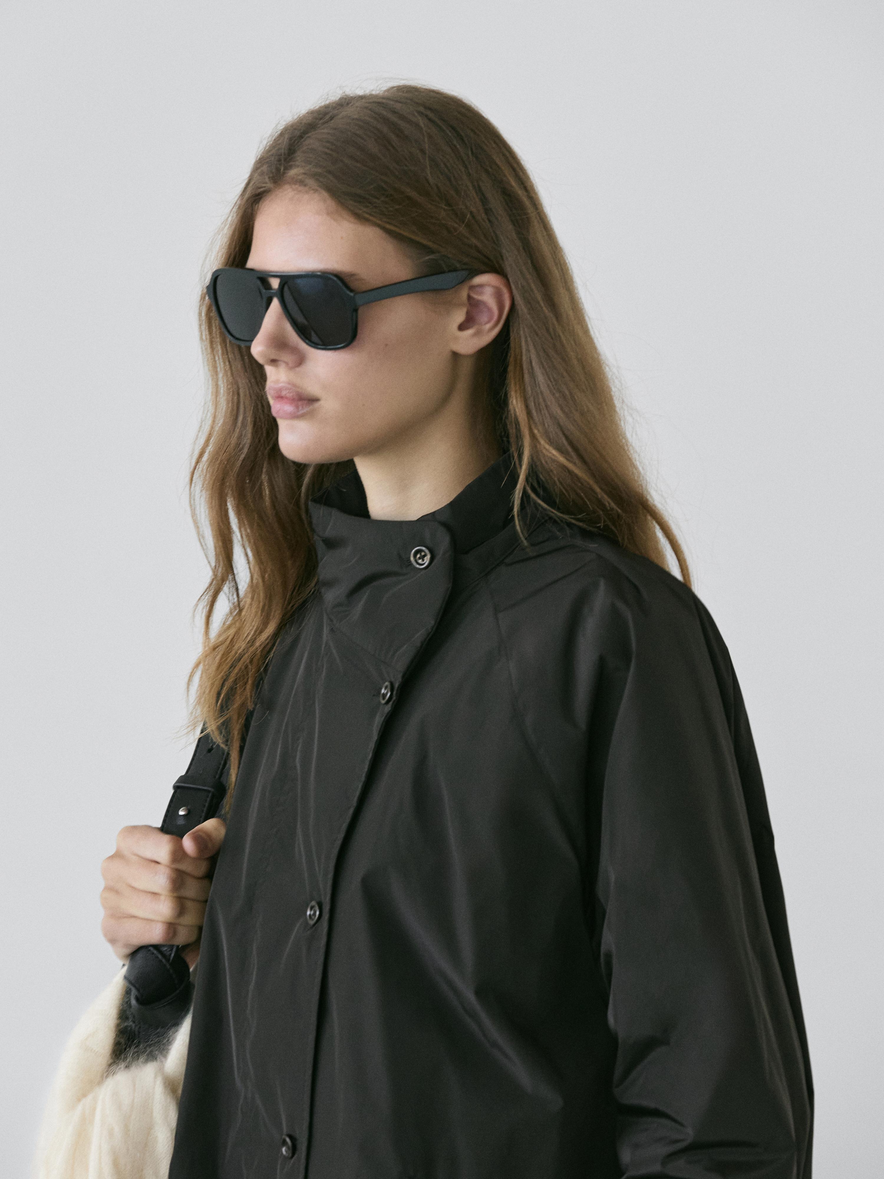 Parka courte matelassée détail col